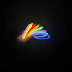 Fluorescentne svetleče palčke za zapestnice 20cm MIX 100kos 17 Fluorescentne svetleče palčke za zapestnice 20cm MIX 100kos