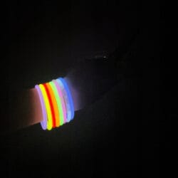 Fluorescentne svetleče palčke za zapestnice 20cm MIX 100kos 18 Fluorescentne svetleče palčke za zapestnice 20cm MIX 100kos