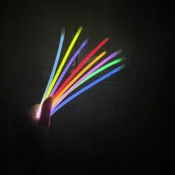Fluorescentne svetleče palčke za zapestnice 20cm MIX 100kos 19 Fluorescentne svetleče palčke za zapestnice 20cm MIX 100kos
