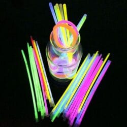 Fluorescentne svetleče palčke za zapestnice 20cm MIX 100kos 25 Fluorescentne svetleče palčke za zapestnice 20cm MIX 100kos