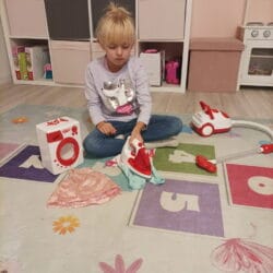Komplet baterijskih gospodinjskih aparatov LED + zvočni učinki 13 igrače LED komplet gospodinskih aparatov z zvočnimi učinki