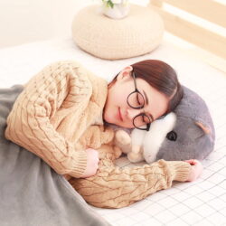 2v1 otroška plišasta igrača hrček 50cm in odeja 160x110cm siva