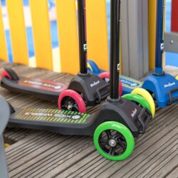 Zložljiv otroški trikolesni skiro KIDS WHEELS roza 12 Zložljiv otroški trikolesni skiro KIDS WHEELS roza