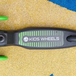 Zložljiv otroški trikolesni skiro KIDS WHEELS roza 13 Zložljiv otroški trikolesni skiro KIDS WHEELS roza