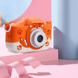 {
"alt_text": "Otroški fotoaparat oranžna lisica, 40Mpx, LCD, 32GB SD kartica"
}