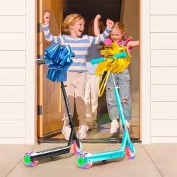 LED RGB 50W 2600 mAh otroški električni skiro do 50KG 8KM/h črn